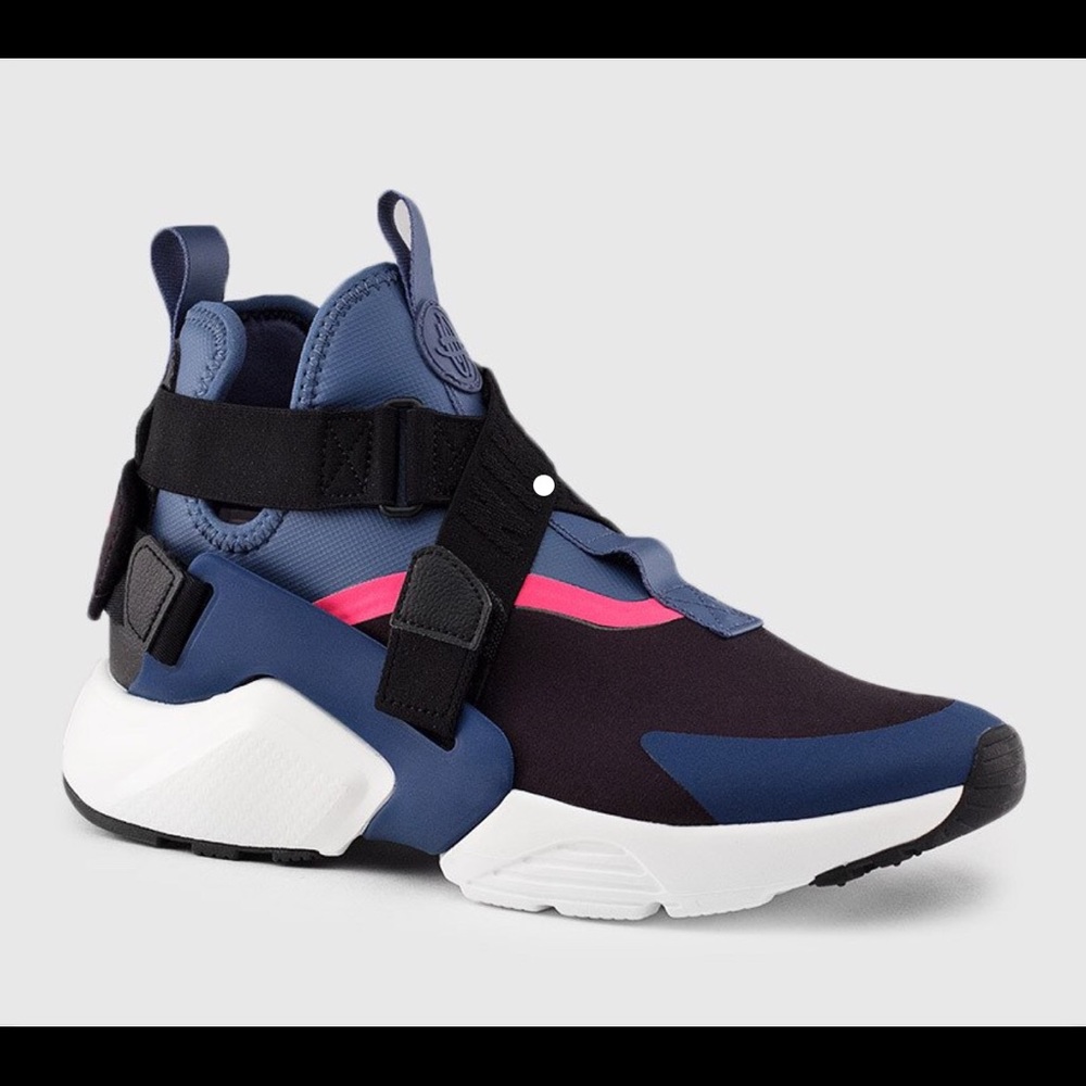 Nike Air Huarache City Low Women’s Shoes